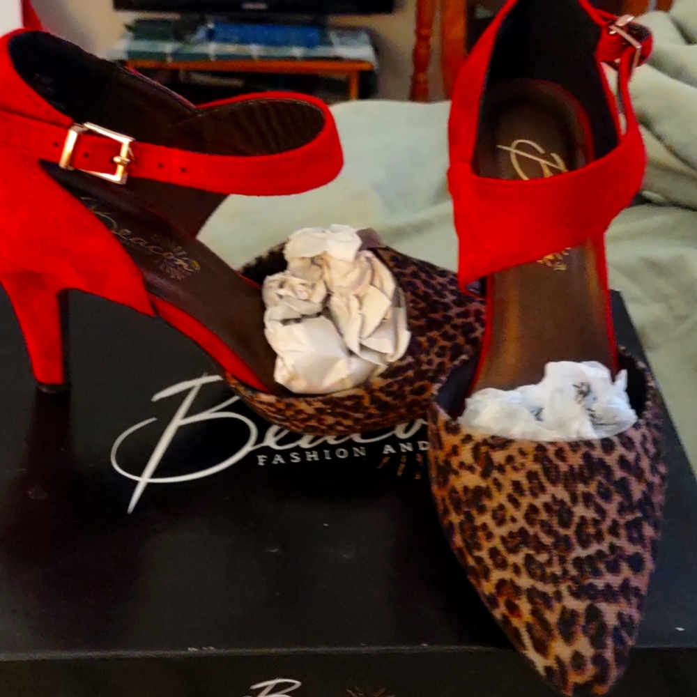 Women's shoes